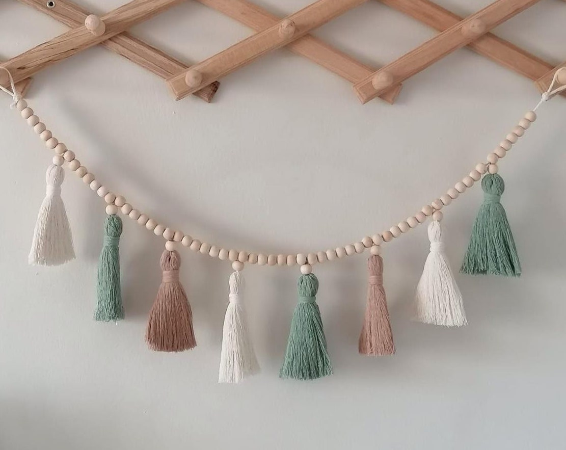 شرابة مكرمية إكليل ، ديكور طفل - مراجعة Baby Nursery Garland وسعره