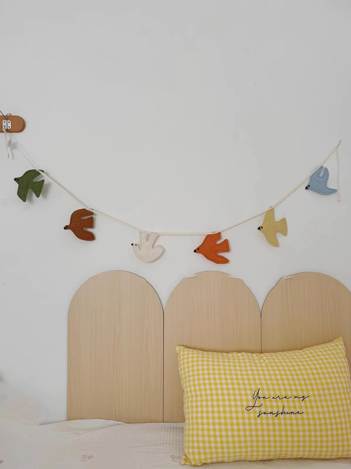 أعلام قماشية على شكل طيور لتزي - مراجعة Baby Nursery Garland وسعره