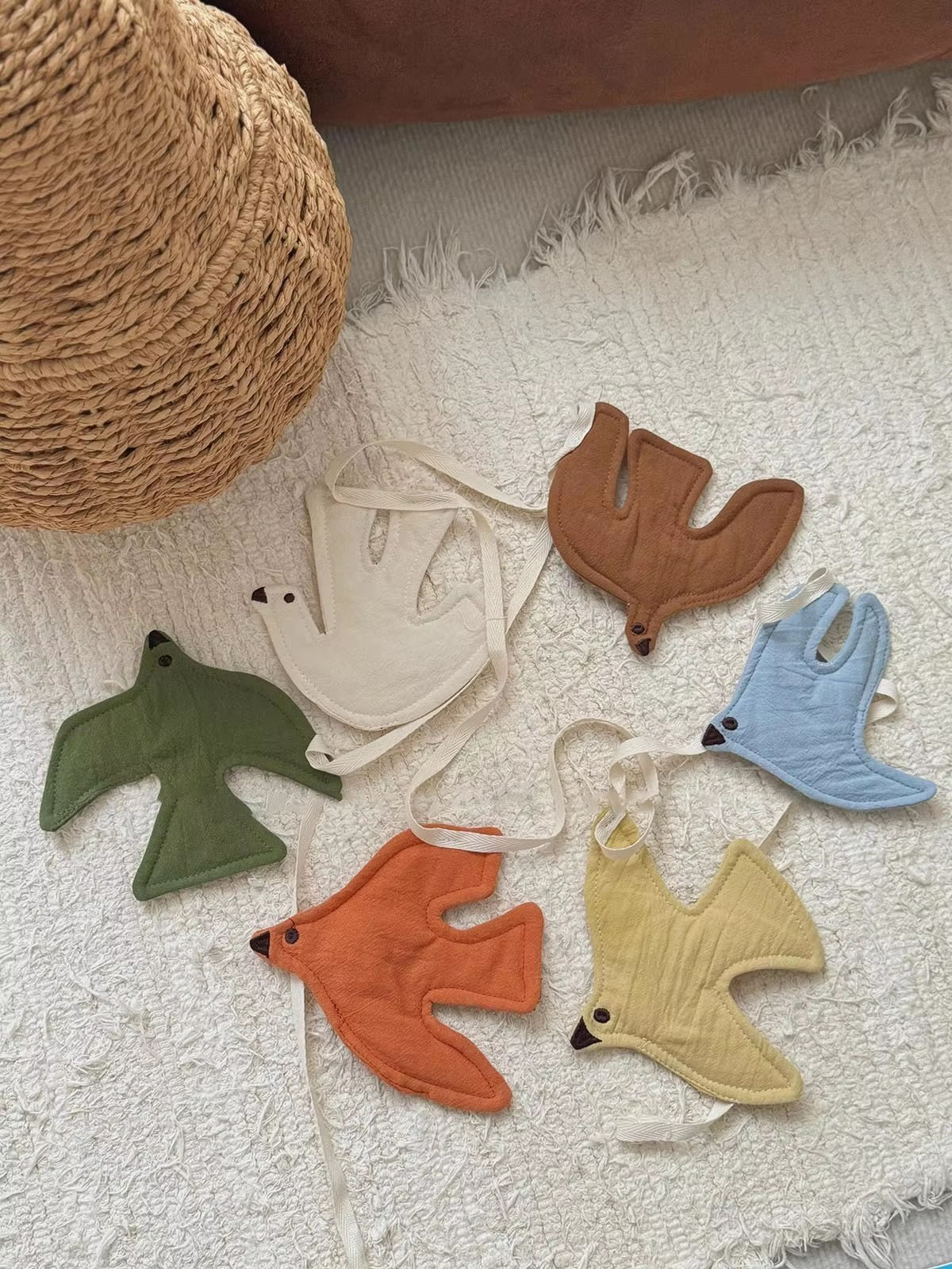 أعلام قماشية على شكل طيور لتزي - مراجعة Baby Nursery Garland وسعره